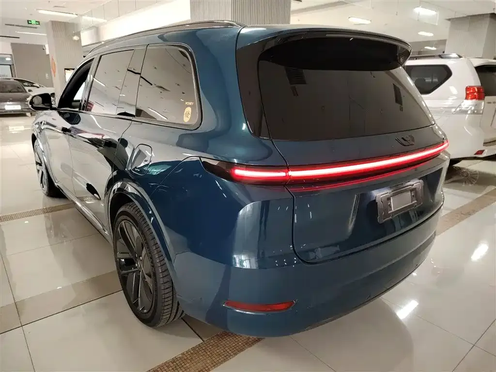 Li Auto L9 — фото 4