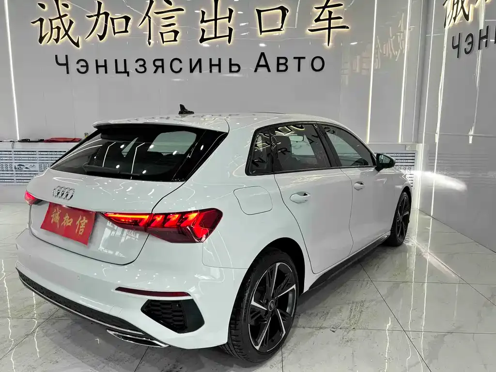 Audi A3 2023 из CN, фото 4