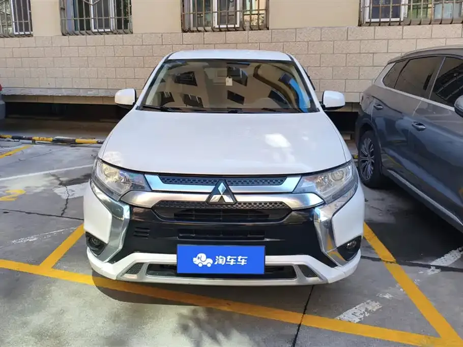 Mitsubishi Outlander 2021 из CN, фото 10