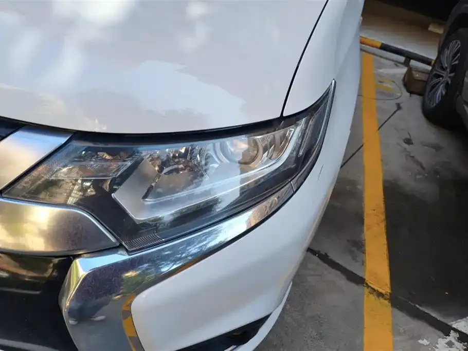 Mitsubishi Outlander 2021 из CN, фото 2