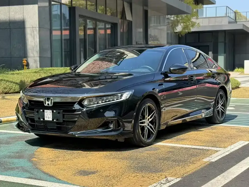 Honda Accord — фото 1