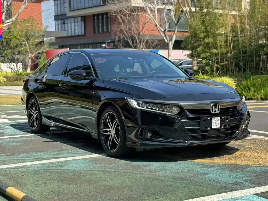 Honda Accord — фото 8