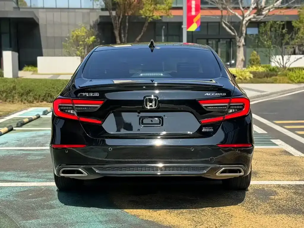 Honda Accord — фото 7
