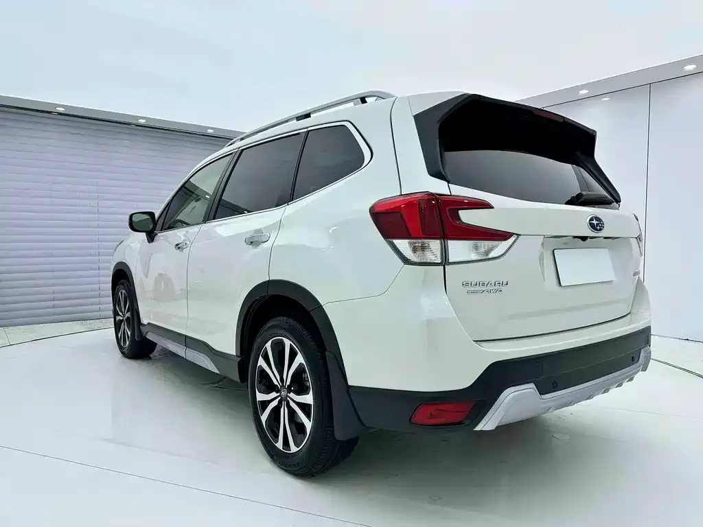 Subaru Forester 2022 из CN, фото 2