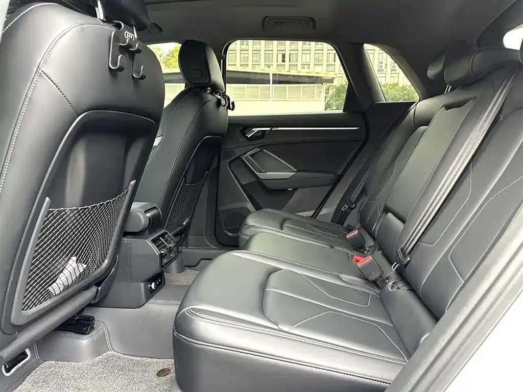 Audi Q3 2023 из CN, фото 3