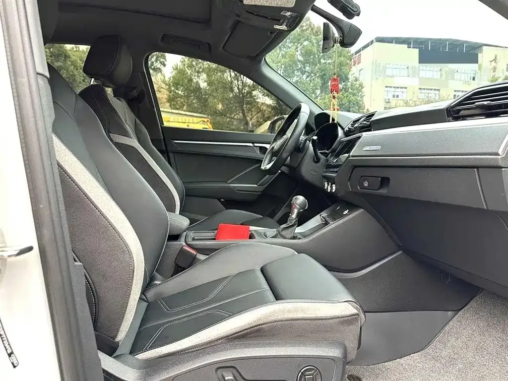 Audi Q3 2023 из CN, фото 4