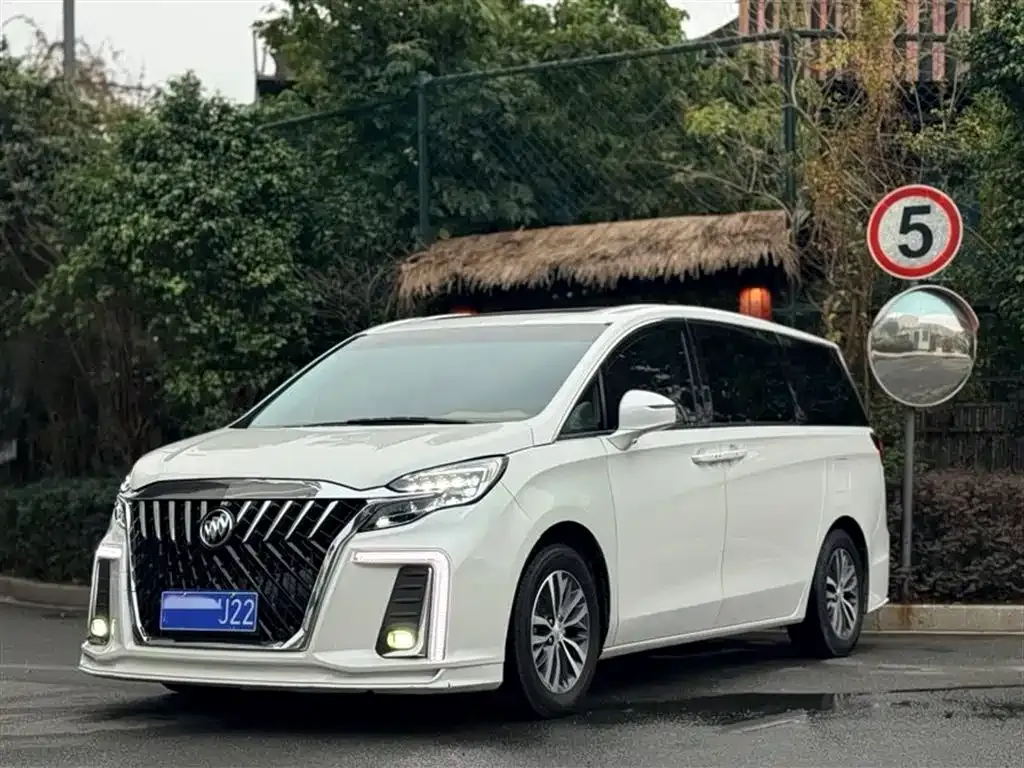 Buick GL8 2022 из CN, фото 1