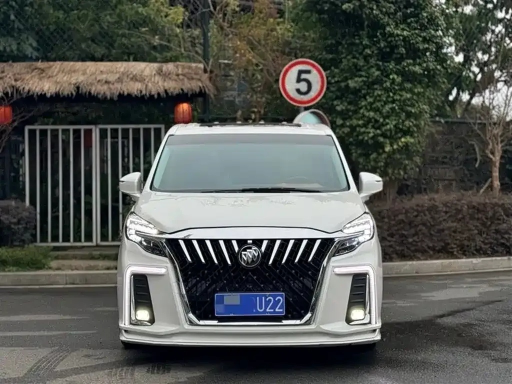 Buick GL8 2022 из CN, фото 3