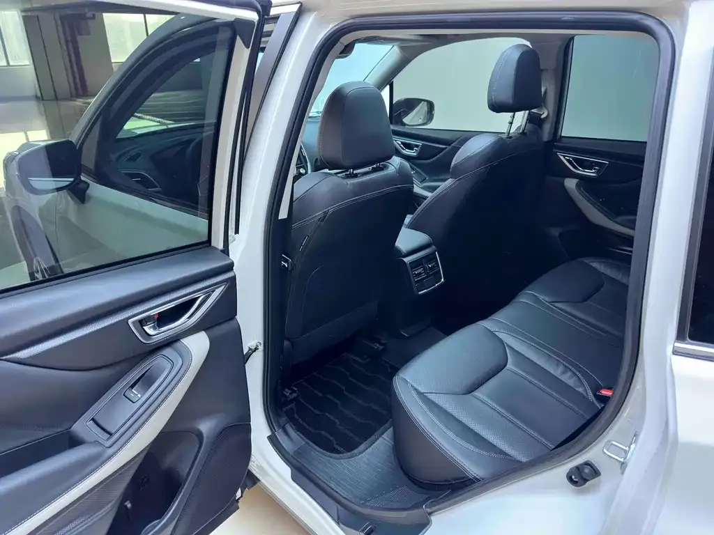 Subaru Forester 2023 из CN, фото 6