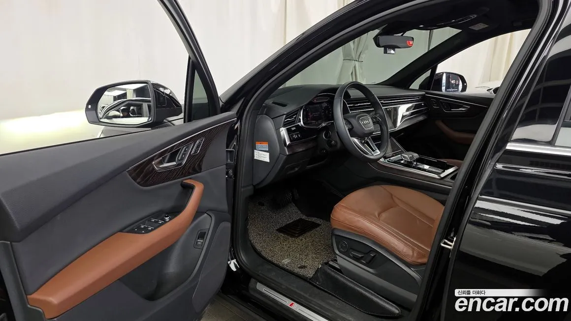 Audi Q7 2021 из KR, фото 2