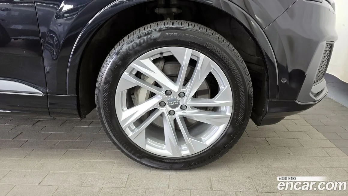 Audi Q7 2021 из KR, фото 7