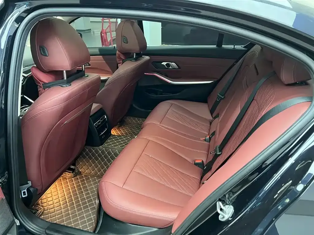 BMW 3 Series 2024 из CN, фото 8