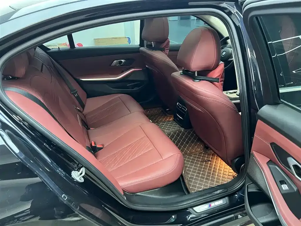 BMW 3 Series 2024 из CN, фото 7