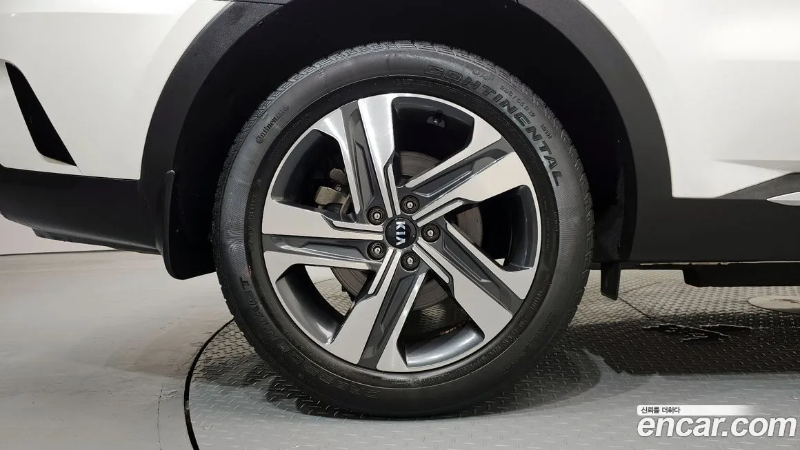 Kia Sorento — фото 5