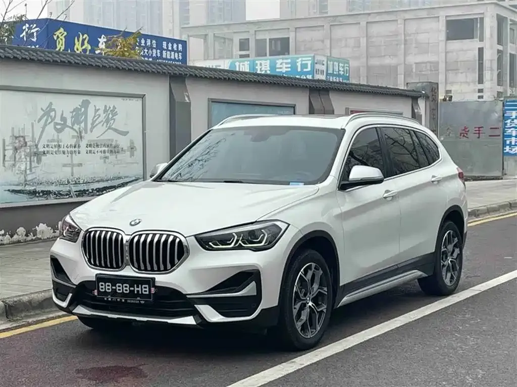 BMW X1 — фото 1