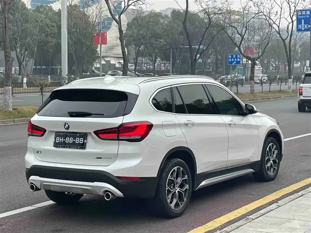 BMW X1 — фото 9