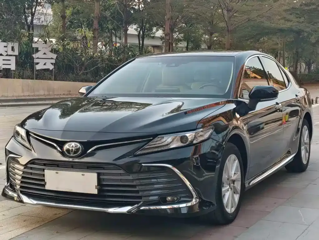 Toyota Camry — фото 8