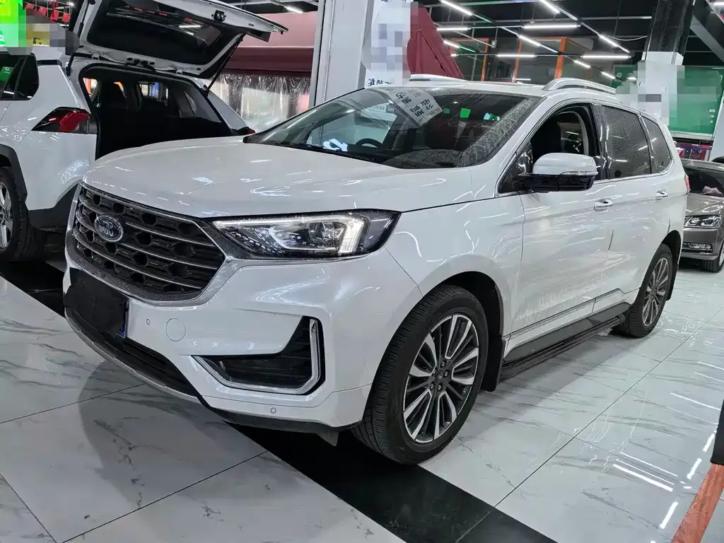 Ford Edge — фото 1