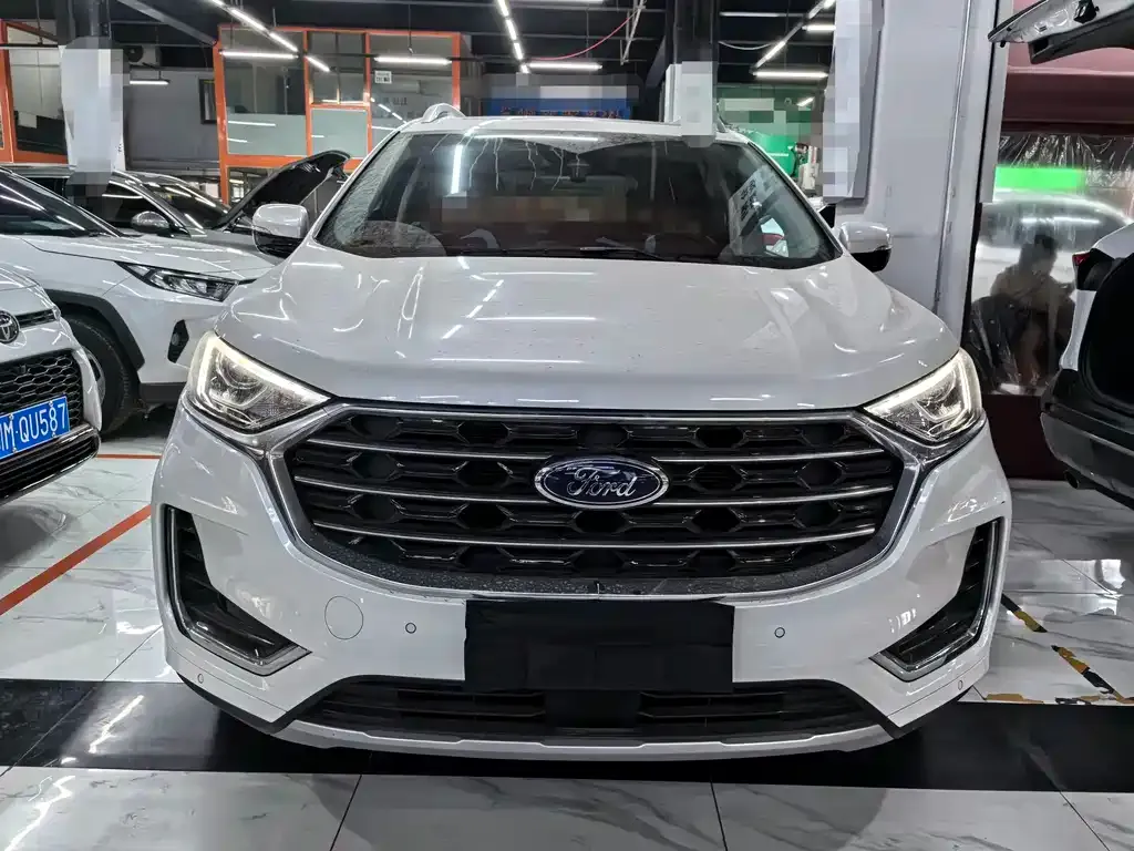 Ford Edge — фото 4