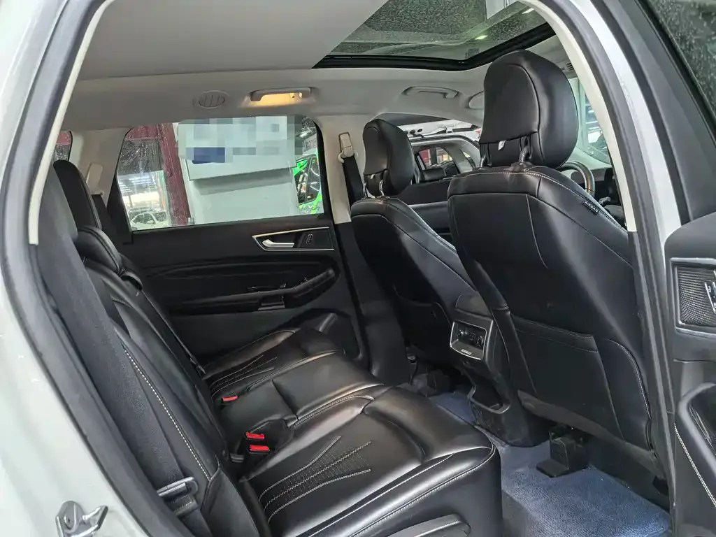 Ford Edge — фото 10