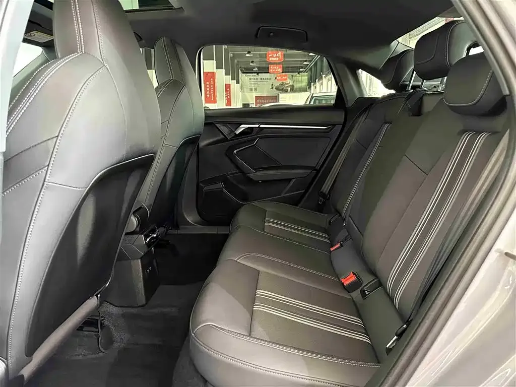 Audi A3 2023 из CN, фото 8