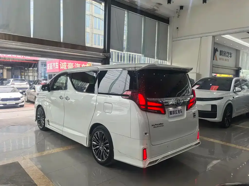 Toyota Alphard 2021 из CN, фото 8