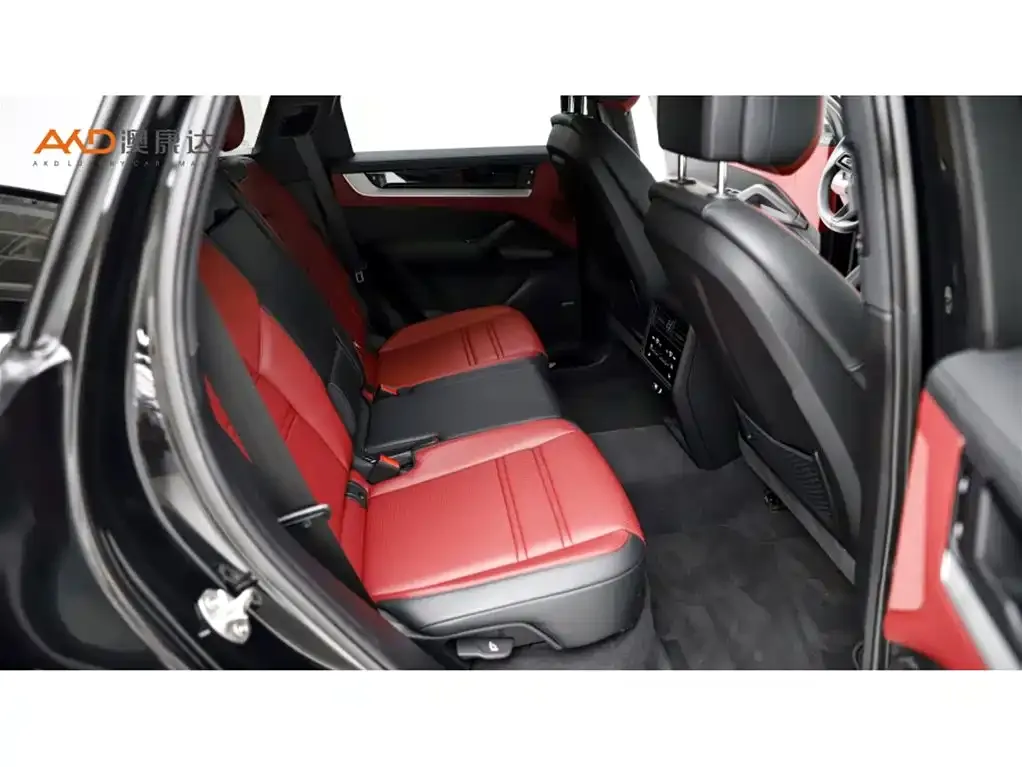 Porsche Cayenne Hybrid 2025 из CN, фото 5