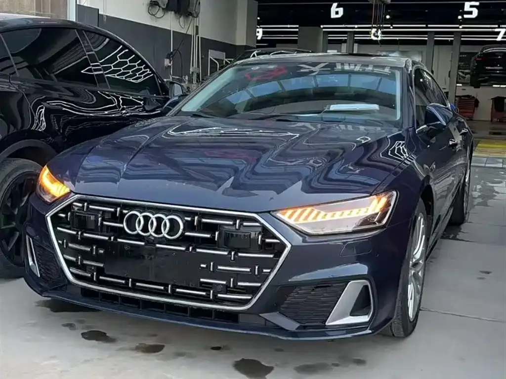 Audi A7L 2023 из CN, фото 1