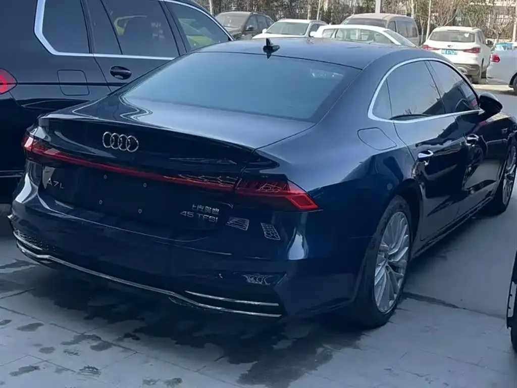 Audi A7L 2023 из CN, фото 7