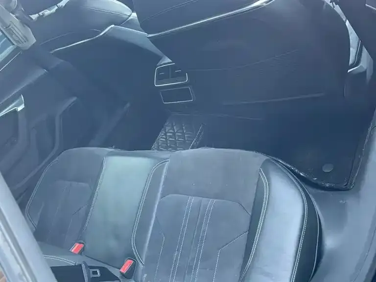 Audi A7L 2023 из CN, фото 2
