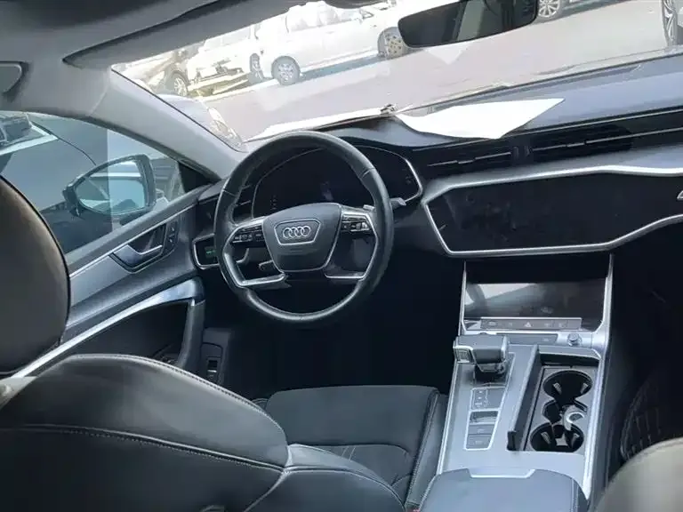 Audi A7L 2023 из CN, фото 4