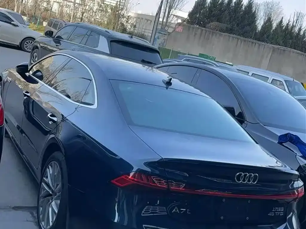 Audi A7L 2023 из CN, фото 3