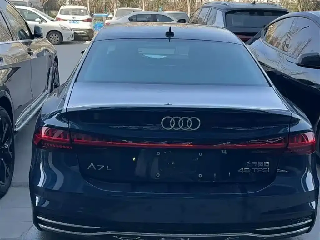 Audi A7L 2023 из CN, фото 6