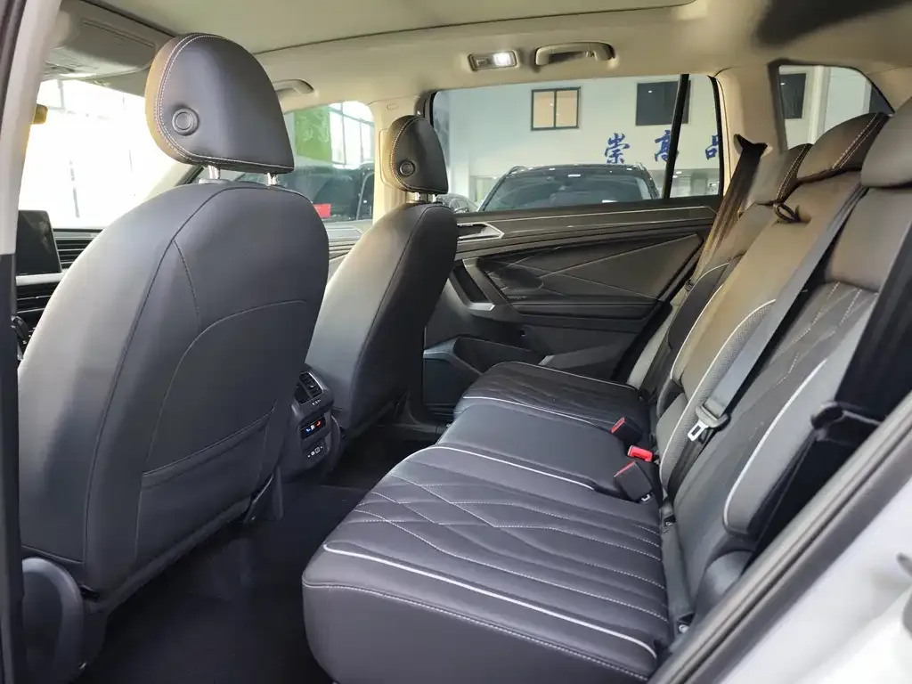 Volkswagen Tiguan L 2023 из CN, фото 6
