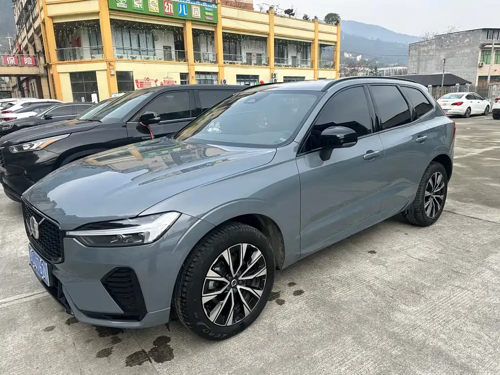 Volvo XC60 2022 из CN, фото 1