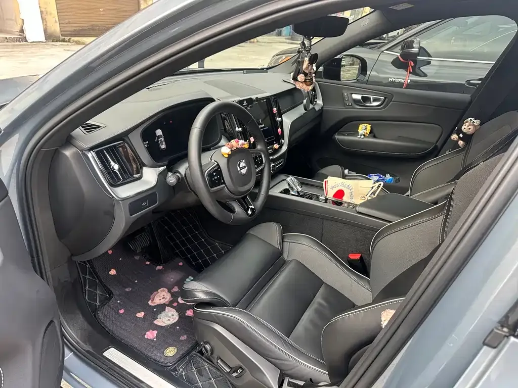 Volvo XC60 2022 из CN, фото 7