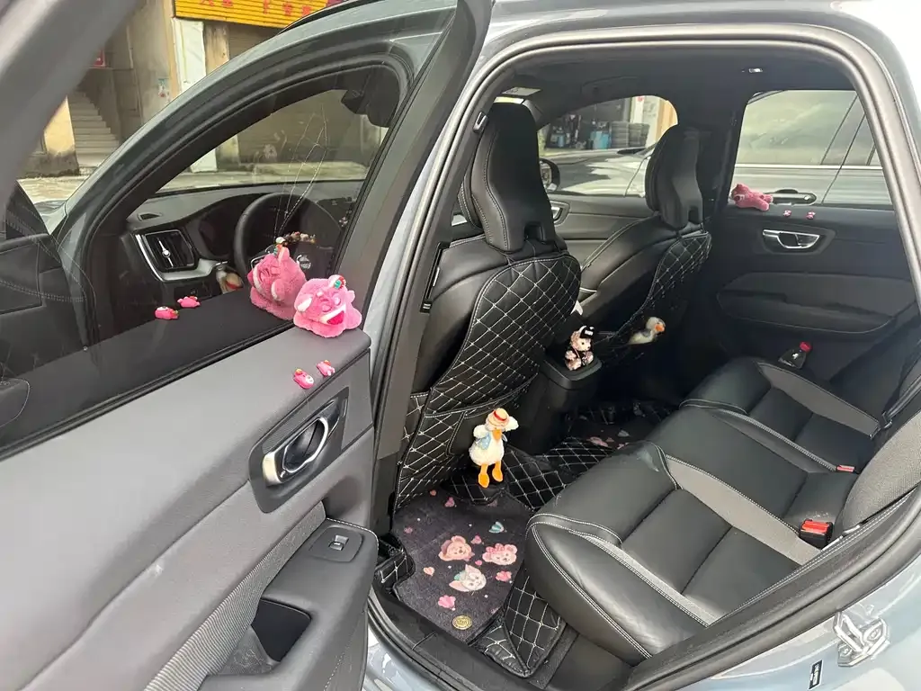 Volvo XC60 2022 из CN, фото 5