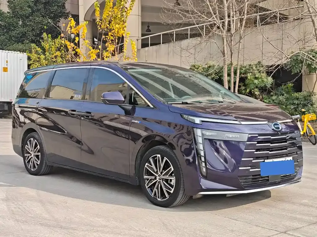 GAC Motor E8 Hybrid — фото 4