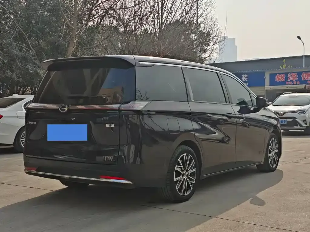 GAC Motor E8 Hybrid — фото 5