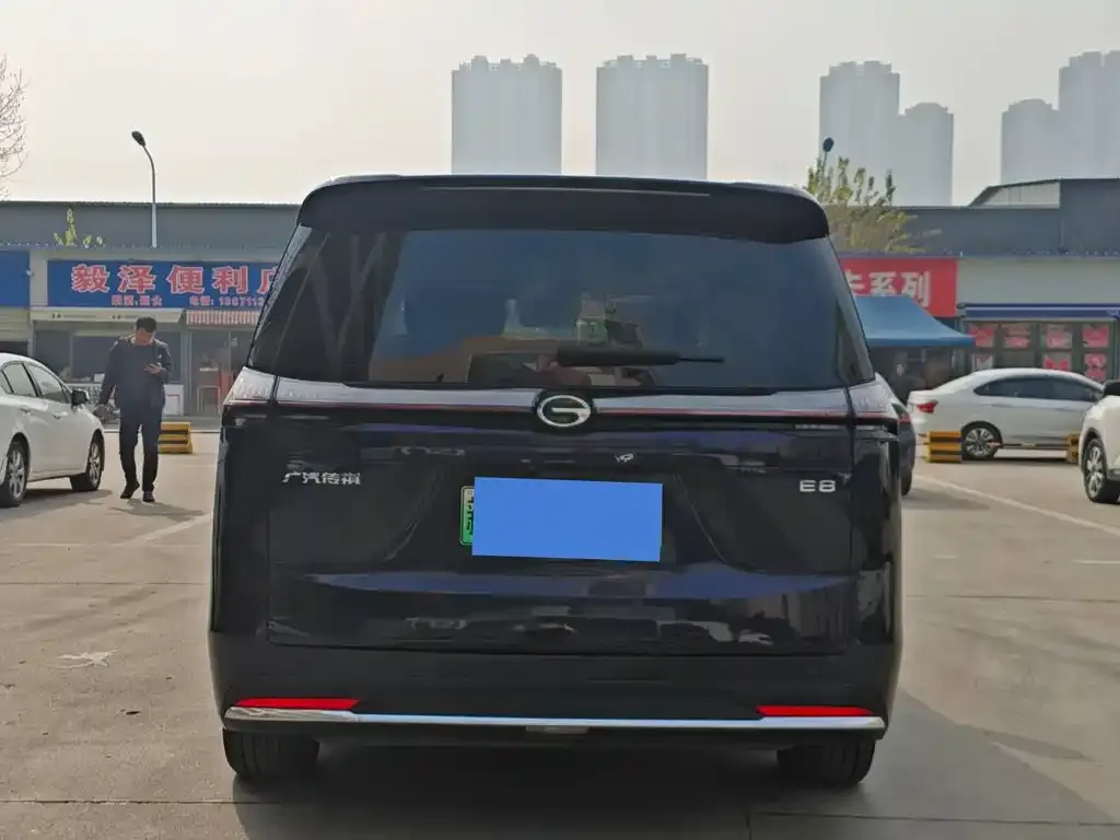 GAC Motor E8 Hybrid — фото 2