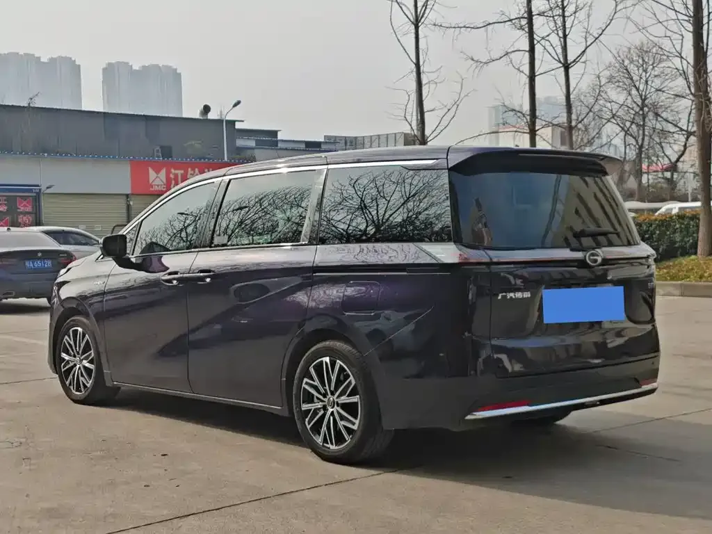 GAC Motor E8 Hybrid — фото 9