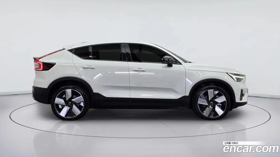Volvo C40 — фото 3