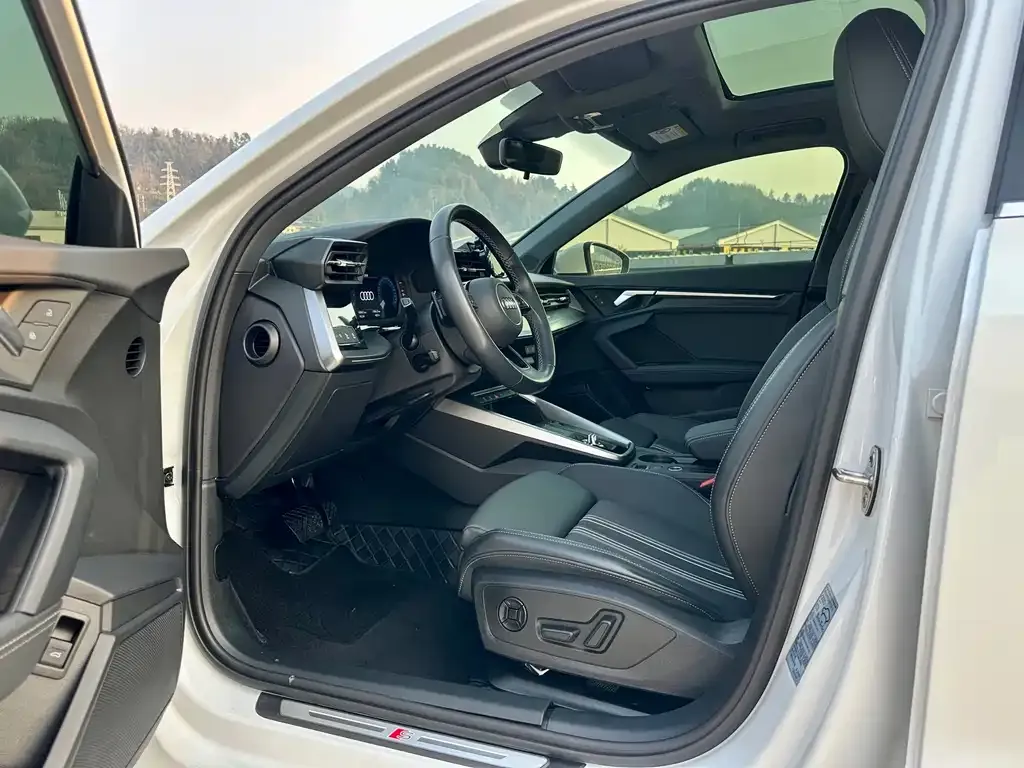 Audi A3 2024 из CN, фото 3