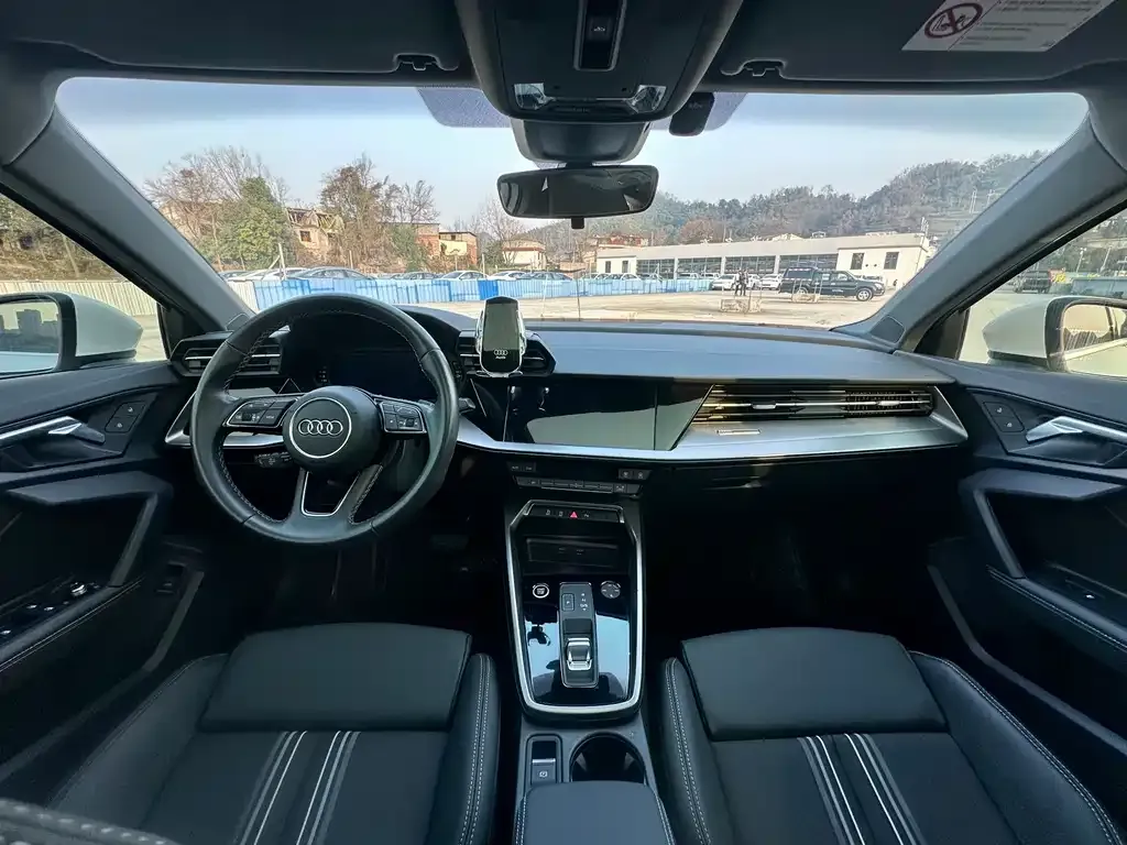 Audi A3 2024 из CN, фото 2