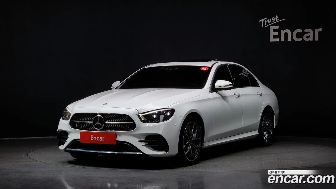 Mercedes-Benz E-Class — фото 1