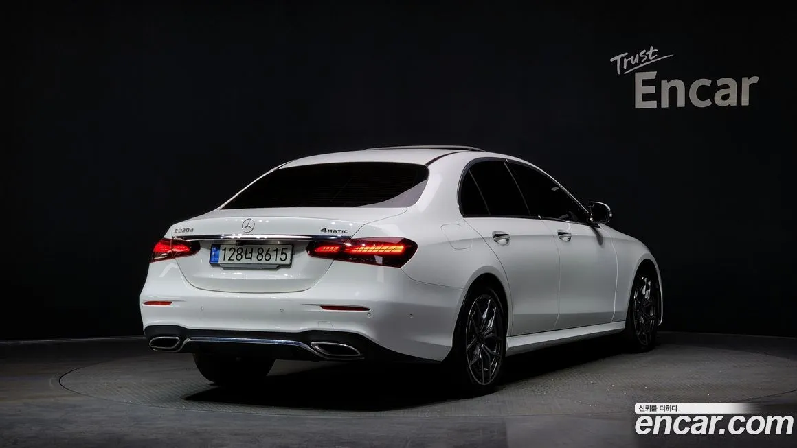 Mercedes-Benz E-Class — фото 3