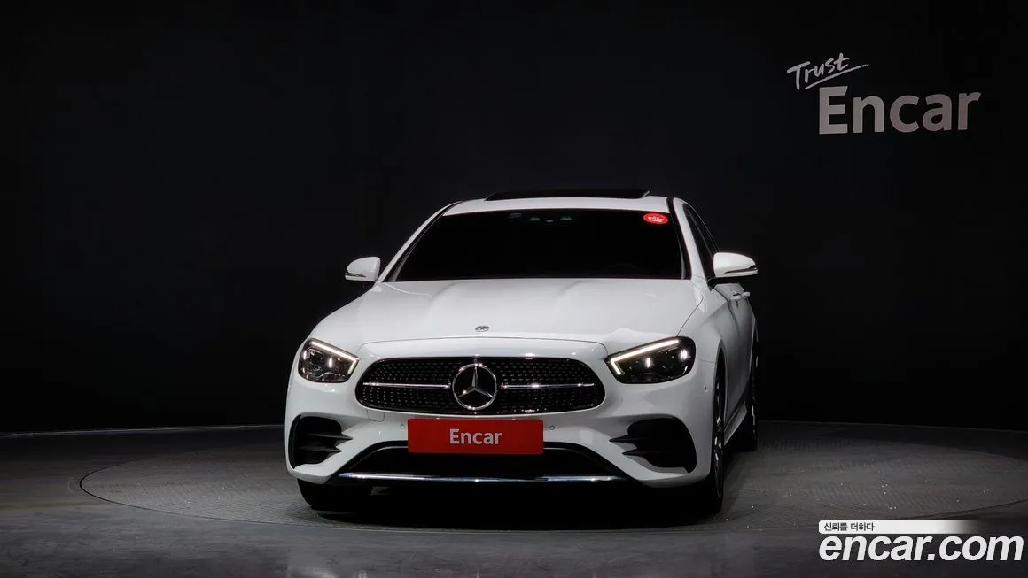 Mercedes-Benz E-Class — фото 2