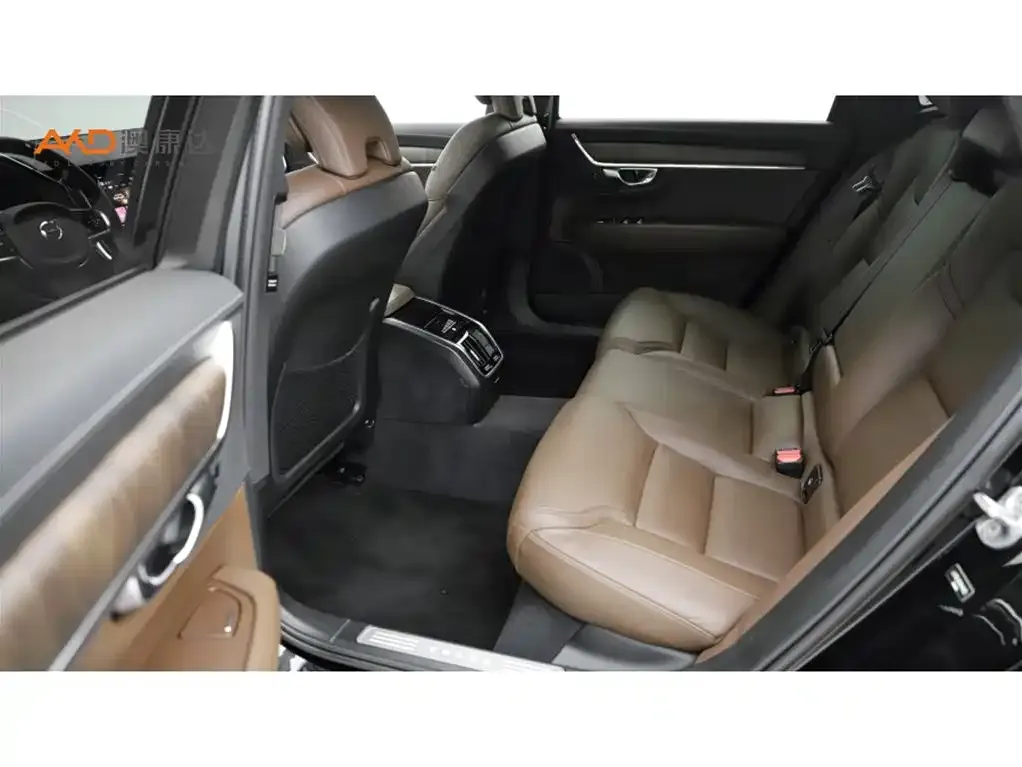 Volvo S90 2024 из CN, фото 10