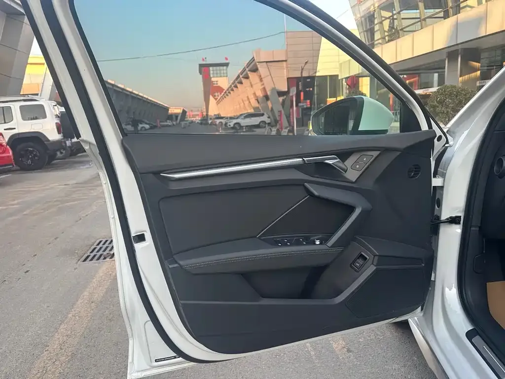 Audi A3 2024 из CN, фото 6