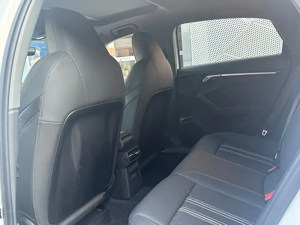 Audi A3 2024 из CN, фото 8